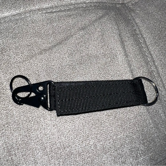 Call of Duty Warzone keychain clip new - Picture 2 of 2